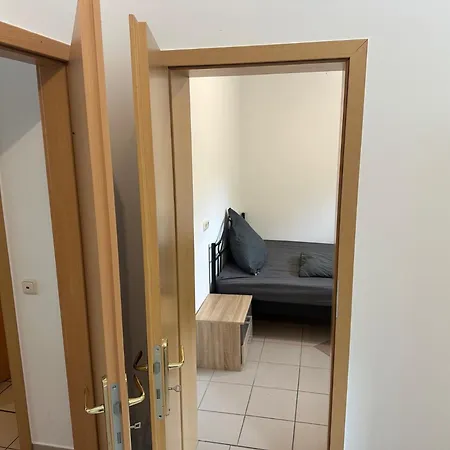 Appartement 3 Schlafzimmer, Wohnzimmer, Kueche, Bad, Terrasse, Parkplatz *