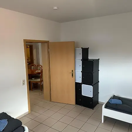 3 Schlafzimmer, Wohnzimmer, Kueche, Bad, Terrasse, Parkplatz *