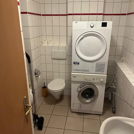 3 Schlafzimmer, Wohnzimmer, Kueche, Bad, Terrasse, Parkplatz Appartement Wörrstadt