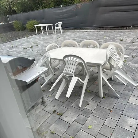 3 Schlafzimmer, Wohnzimmer, Kueche, Bad, Terrasse, Parkplatz Appartement